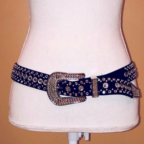?Crystal Studded Leather Belt